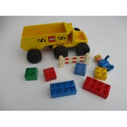 Duplo 2808 camion benne travaux chauffeur et briques Légo