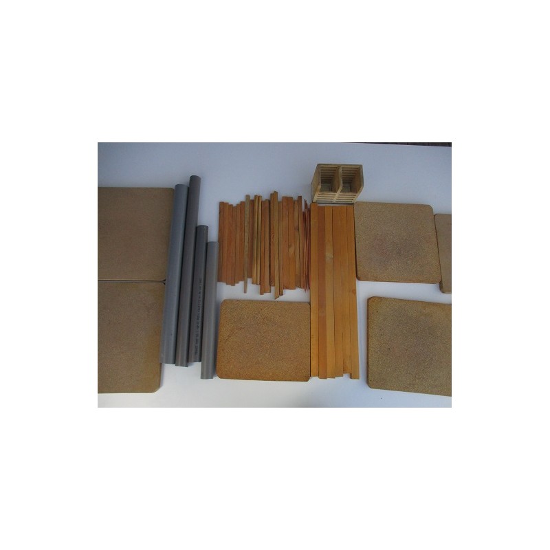 matériel de poterie pour un groupe : plaques ; tasseaux; rouleaux